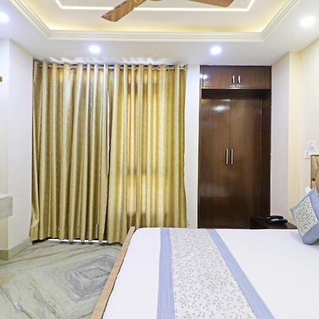 Hotel Samrat Residency 10 Mints Walking Distance Nizamuddin Railway Station نيودلهي المظهر الخارجي الصورة