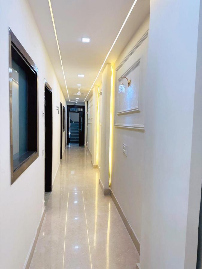 Hotel Samrat Residency 10 Mints Walking Distance Nizamuddin Railway Station نيودلهي المظهر الخارجي الصورة