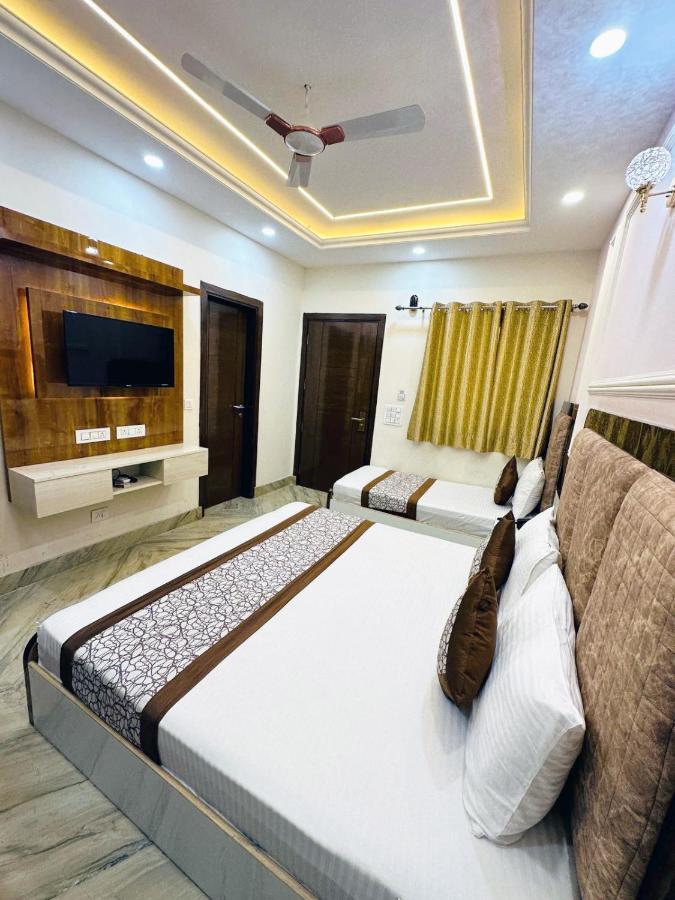 Hotel Samrat Residency 10 Mints Walking Distance Nizamuddin Railway Station نيودلهي المظهر الخارجي الصورة