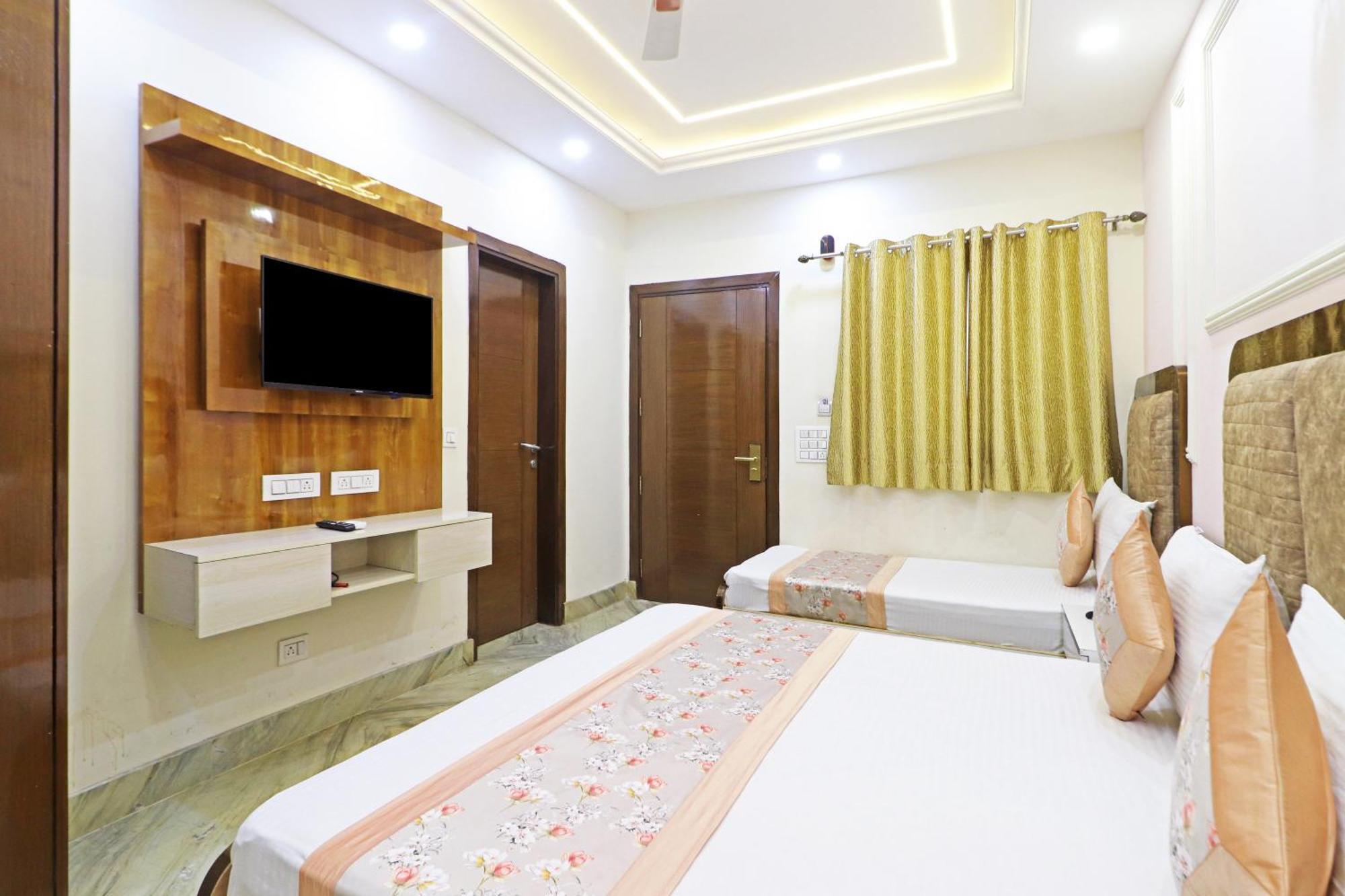Hotel Samrat Residency 10 Mints Walking Distance Nizamuddin Railway Station نيودلهي المظهر الخارجي الصورة