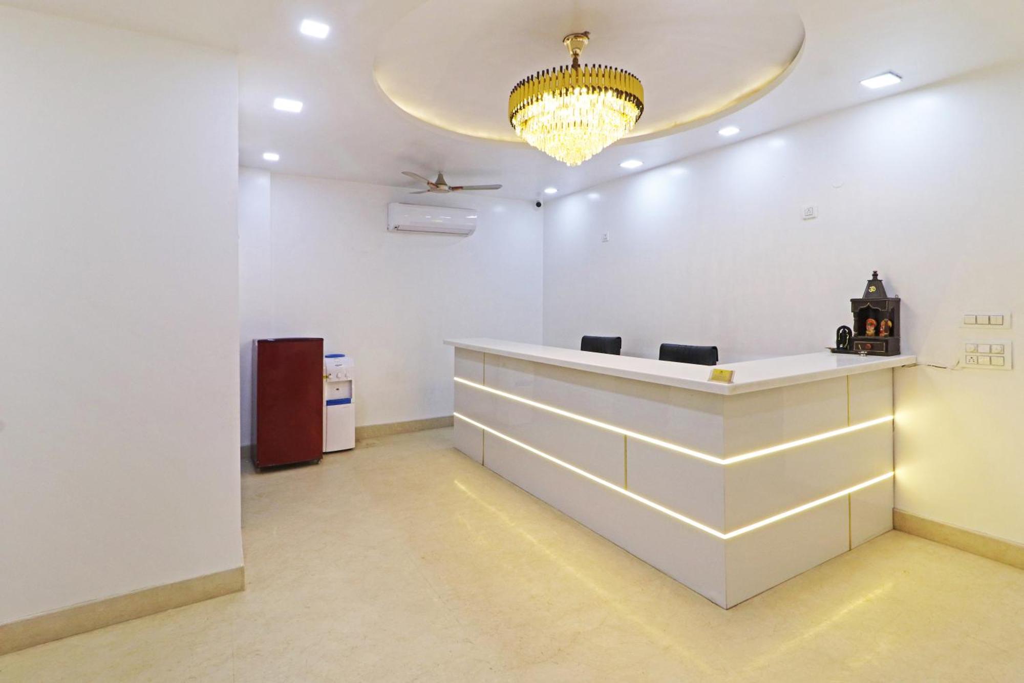 Hotel Samrat Residency 10 Mints Walking Distance Nizamuddin Railway Station نيودلهي المظهر الخارجي الصورة