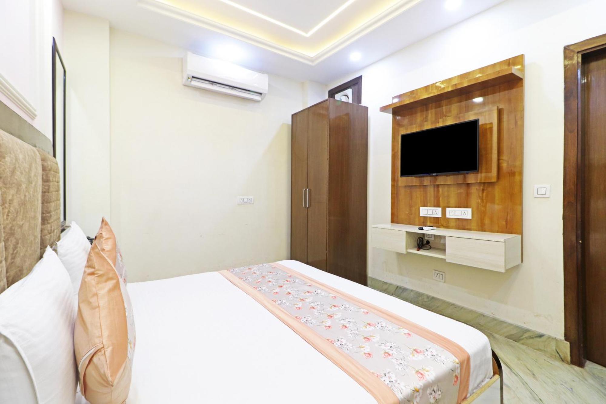 Hotel Samrat Residency 10 Mints Walking Distance Nizamuddin Railway Station نيودلهي المظهر الخارجي الصورة