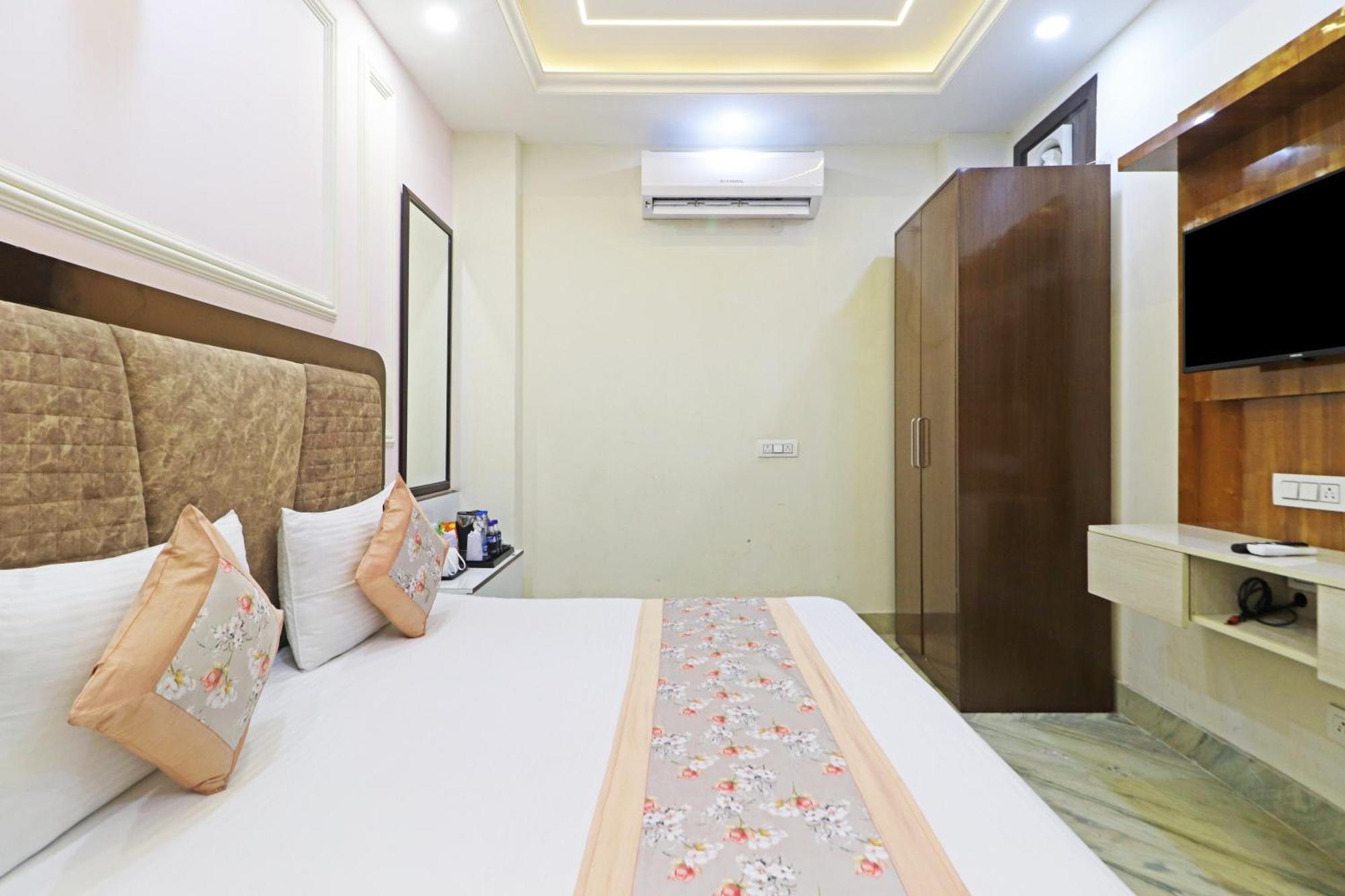 Hotel Samrat Residency 10 Mints Walking Distance Nizamuddin Railway Station نيودلهي المظهر الخارجي الصورة