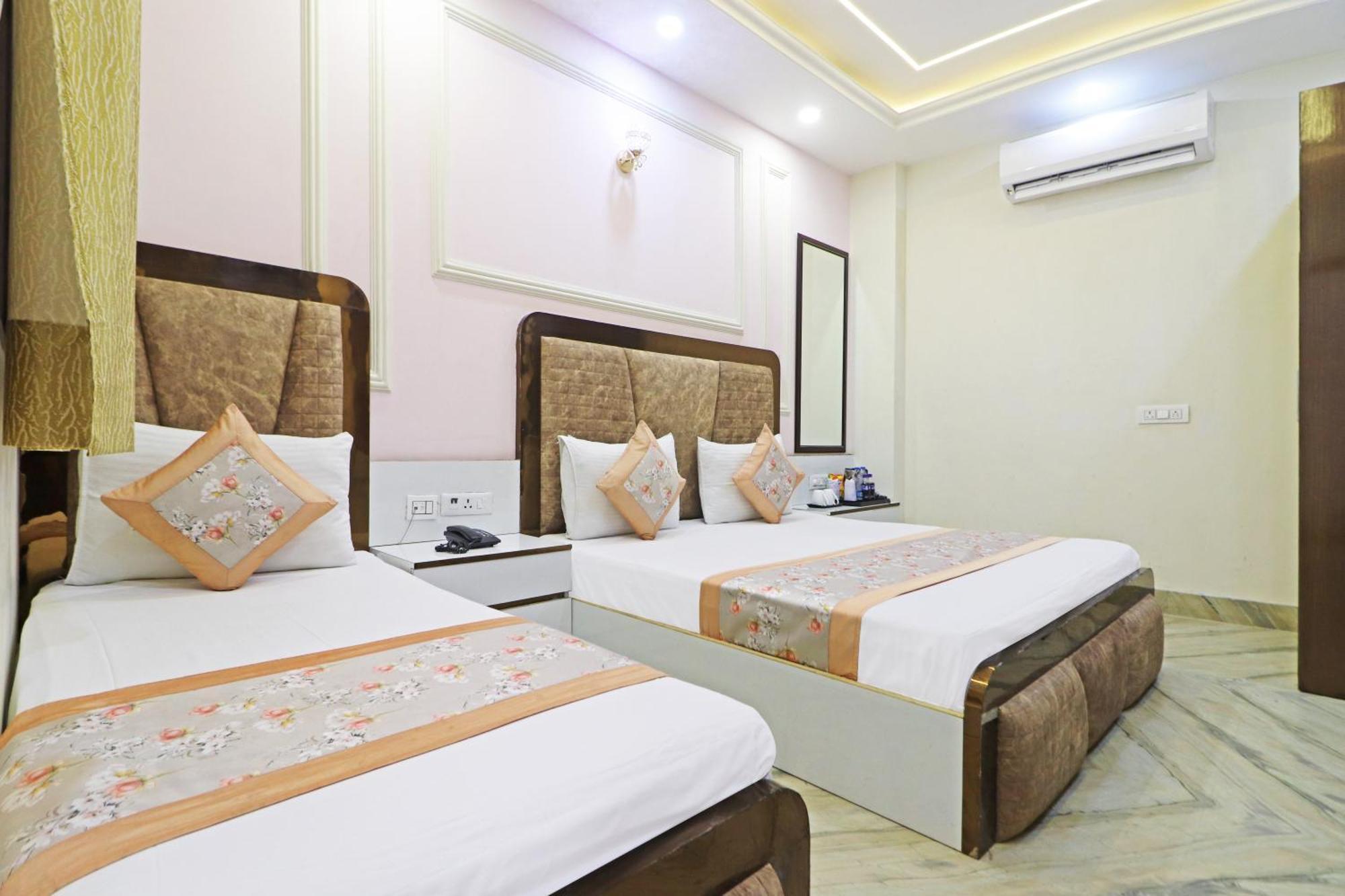 Hotel Samrat Residency 10 Mints Walking Distance Nizamuddin Railway Station نيودلهي المظهر الخارجي الصورة