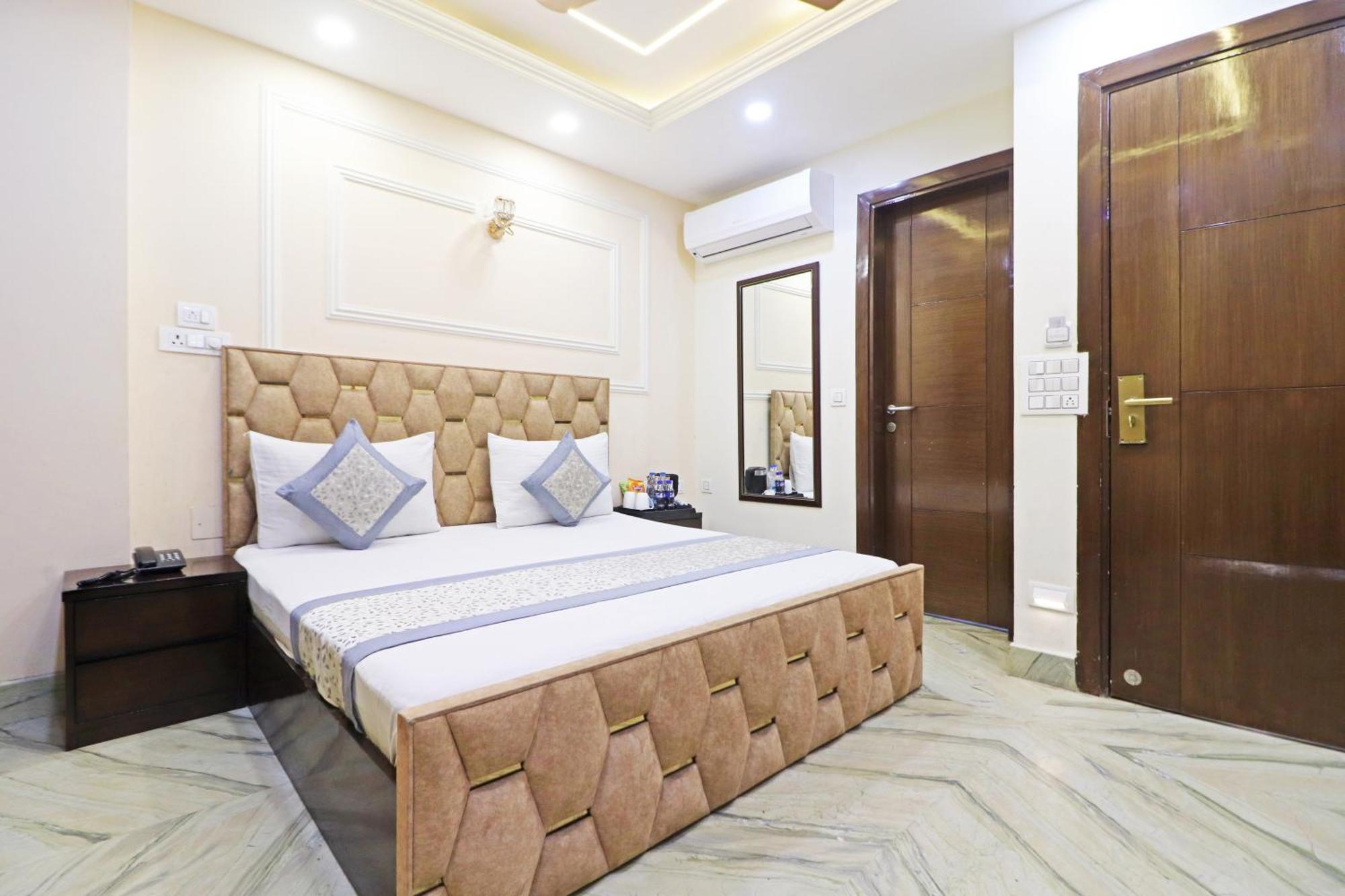 Hotel Samrat Residency 10 Mints Walking Distance Nizamuddin Railway Station نيودلهي المظهر الخارجي الصورة