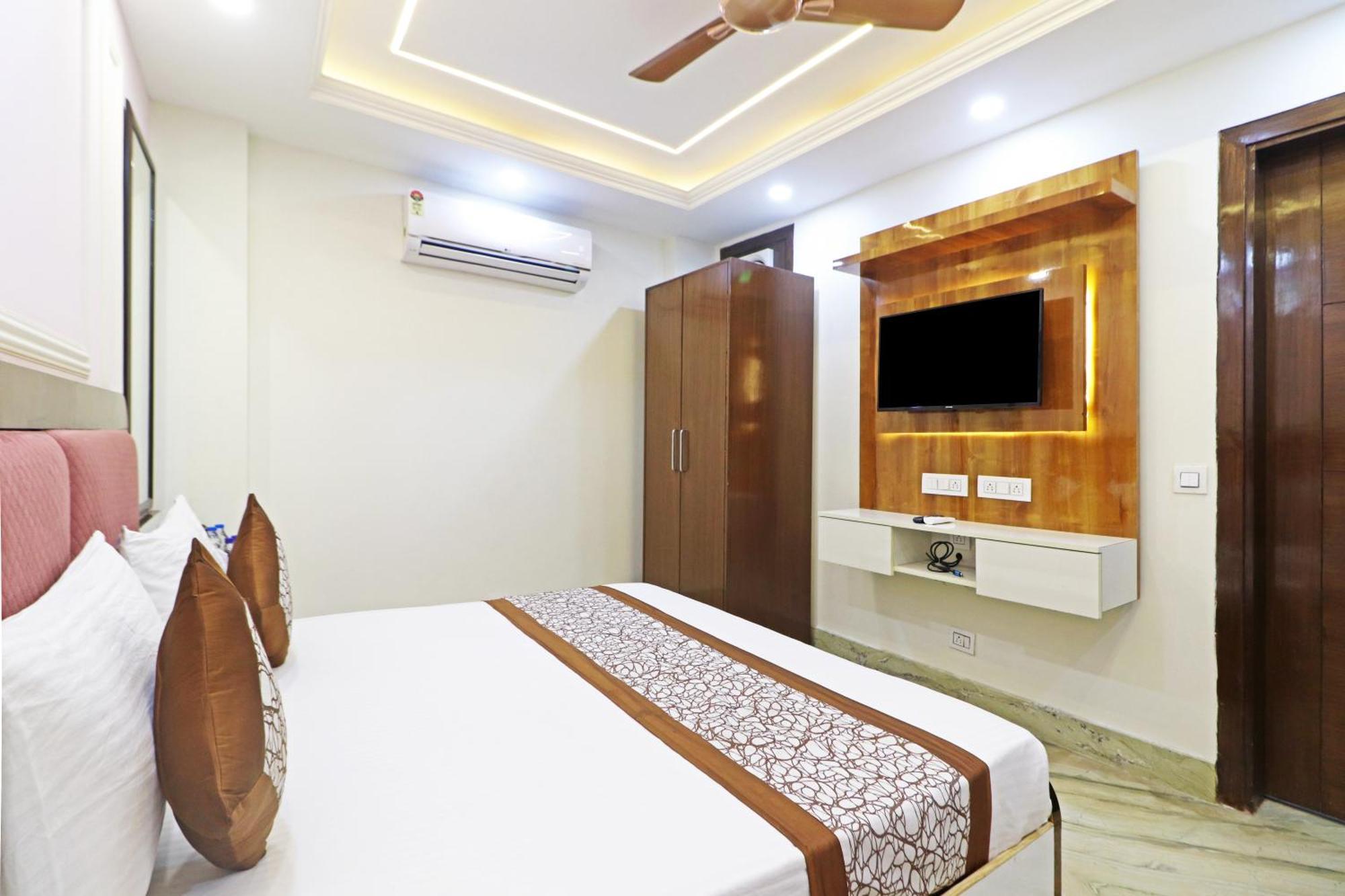 Hotel Samrat Residency 10 Mints Walking Distance Nizamuddin Railway Station نيودلهي المظهر الخارجي الصورة