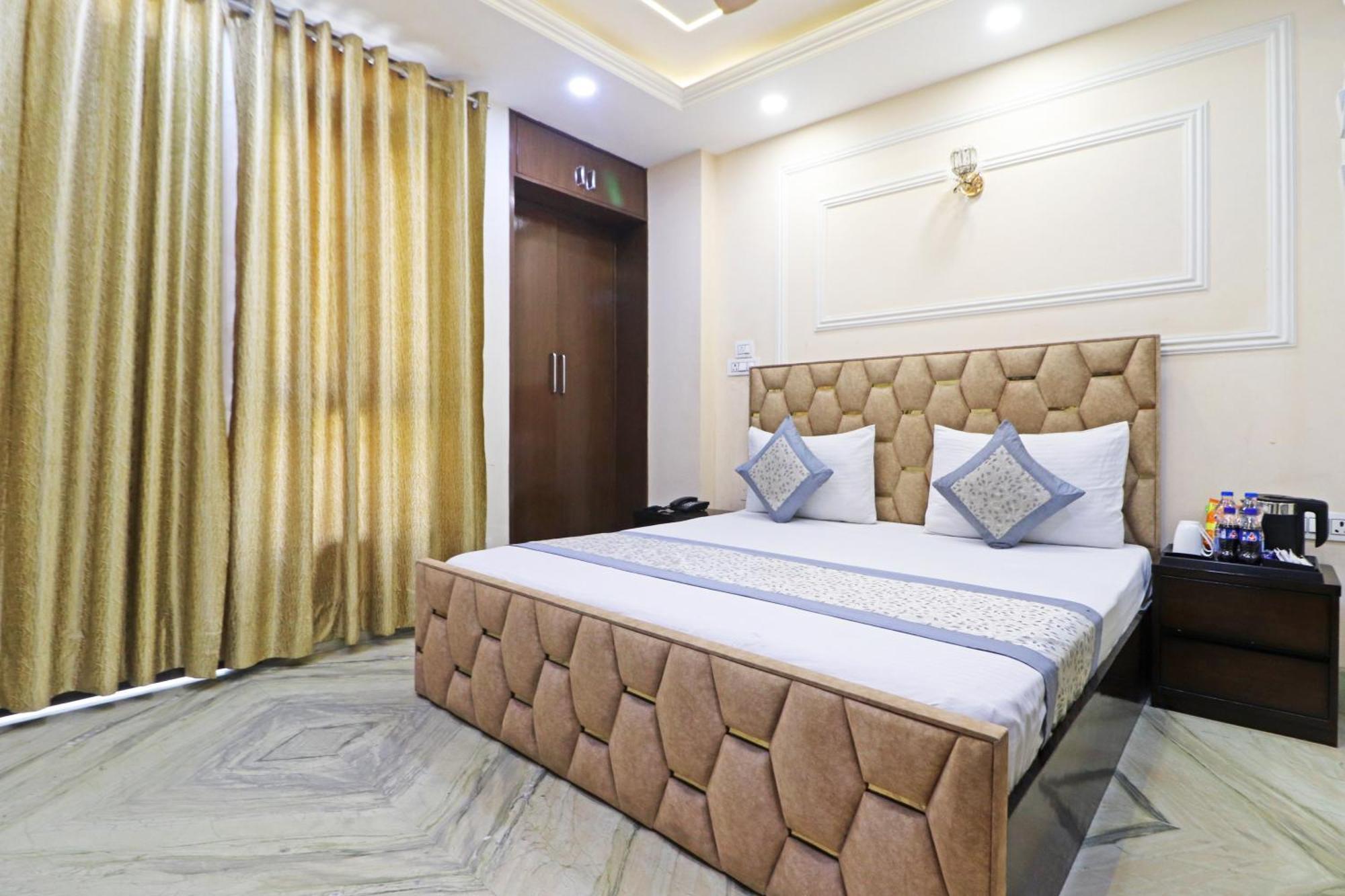 Hotel Samrat Residency 10 Mints Walking Distance Nizamuddin Railway Station نيودلهي المظهر الخارجي الصورة