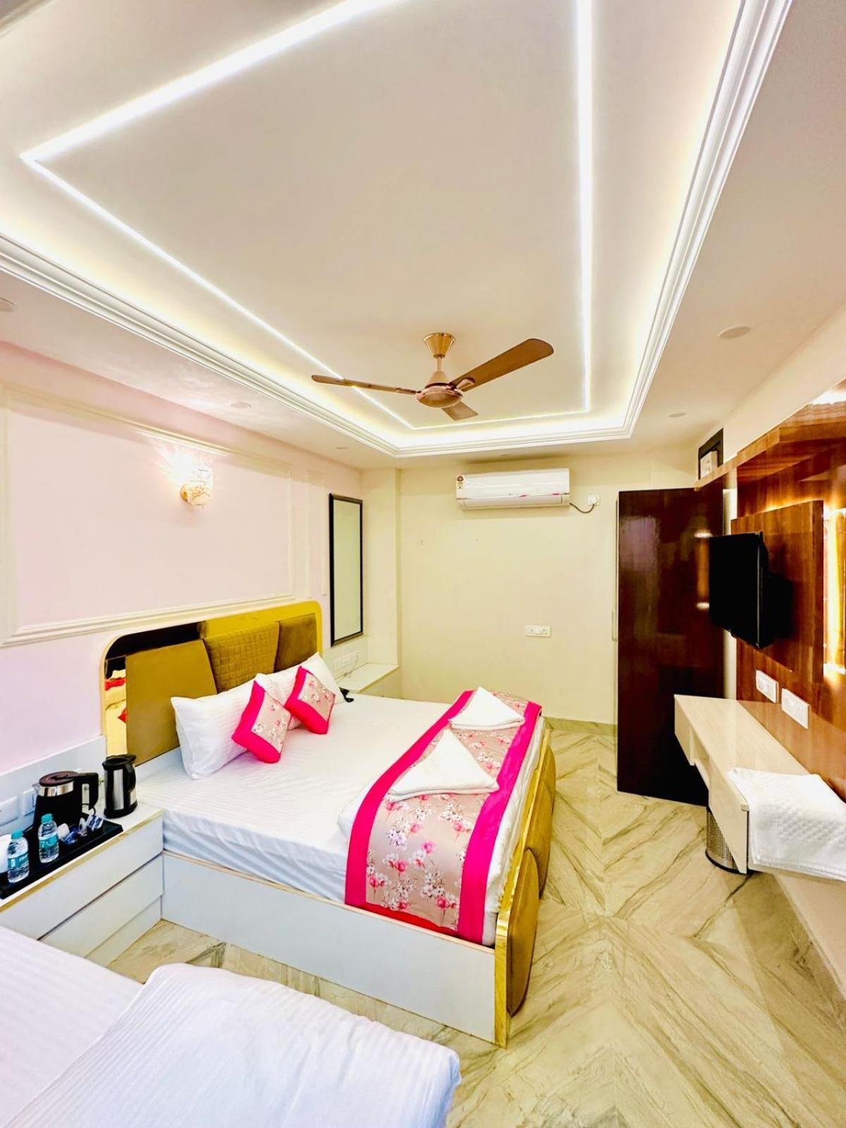 Hotel Samrat Residency 10 Mints Walking Distance Nizamuddin Railway Station نيودلهي المظهر الخارجي الصورة