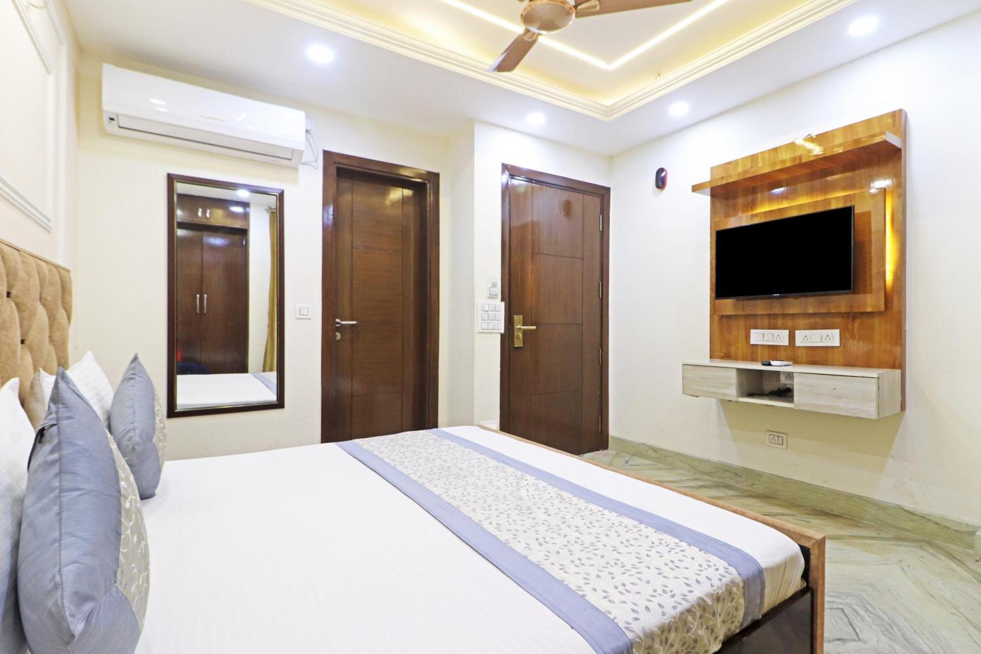 Hotel Samrat Residency 10 Mints Walking Distance Nizamuddin Railway Station نيودلهي المظهر الخارجي الصورة
