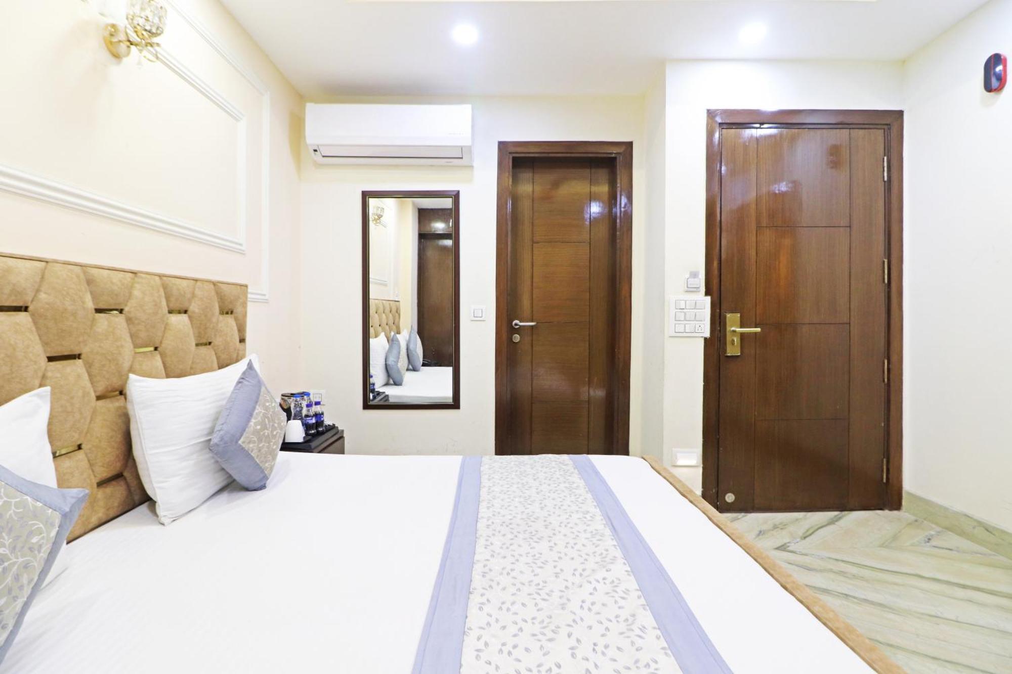 Hotel Samrat Residency 10 Mints Walking Distance Nizamuddin Railway Station نيودلهي المظهر الخارجي الصورة