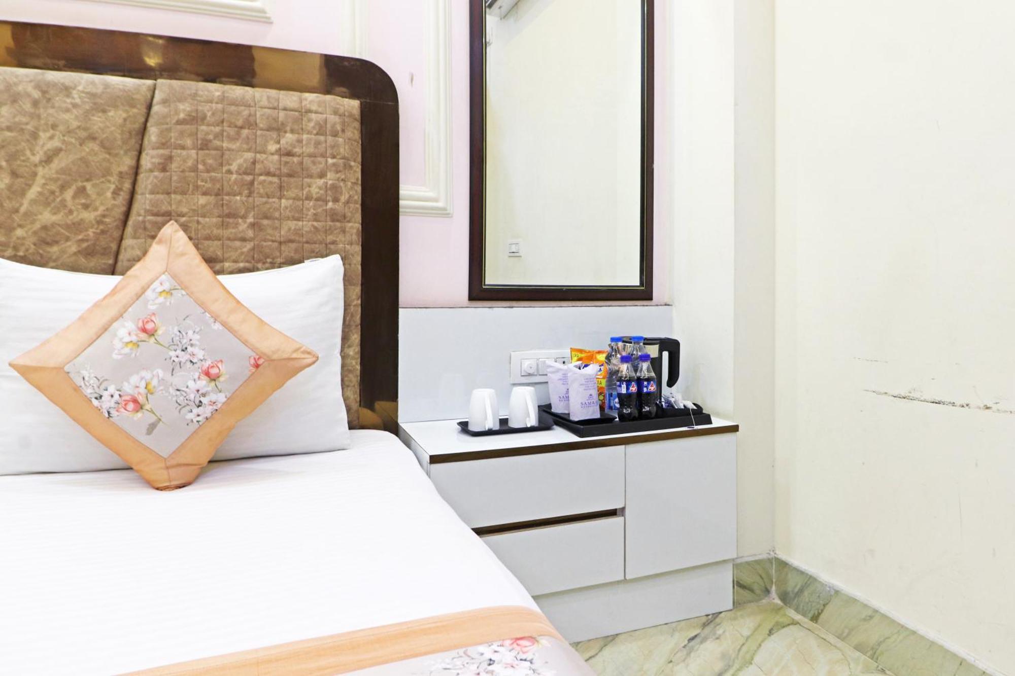 Hotel Samrat Residency 10 Mints Walking Distance Nizamuddin Railway Station نيودلهي المظهر الخارجي الصورة