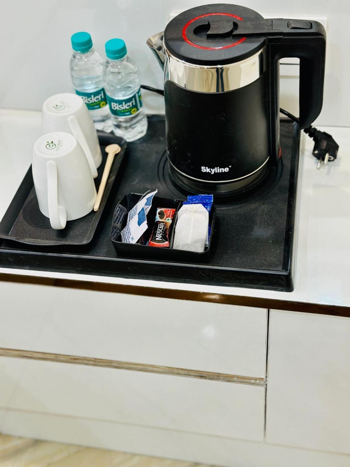 Hotel Samrat Residency 10 Mints Walking Distance Nizamuddin Railway Station نيودلهي المظهر الخارجي الصورة